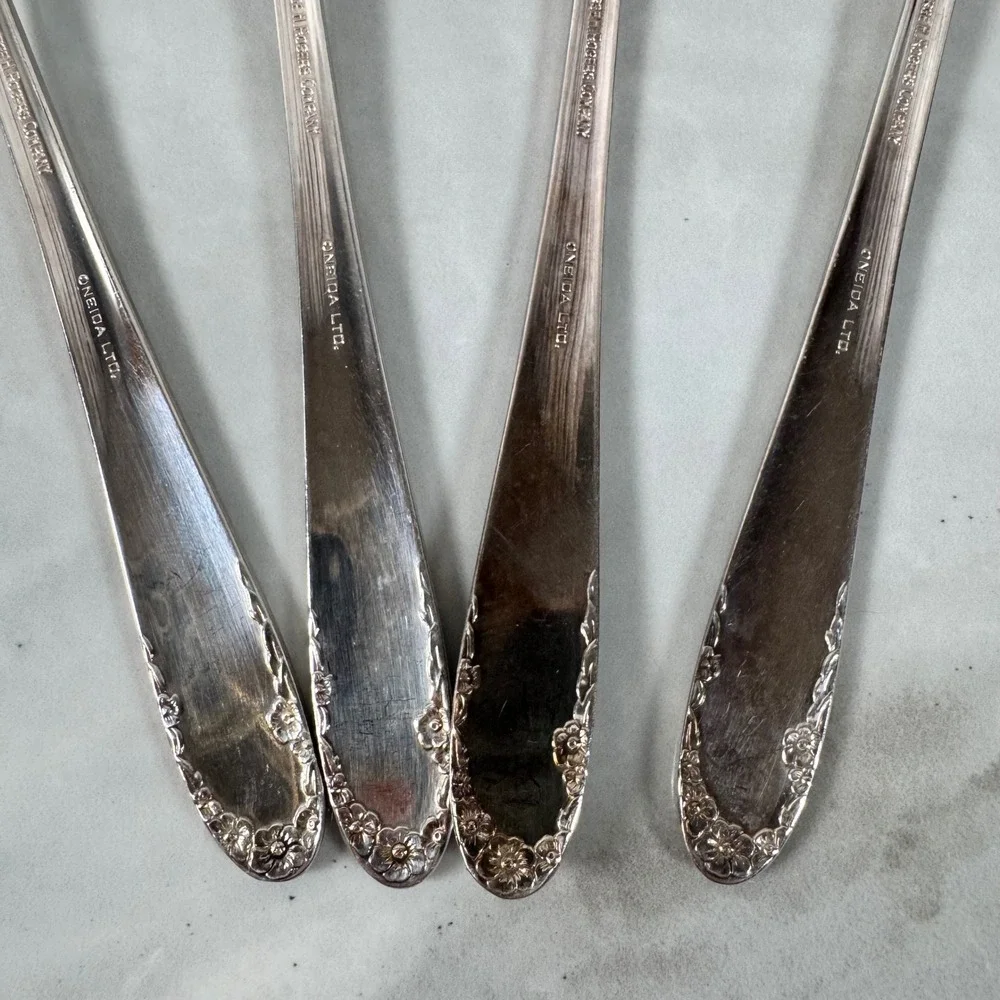 Set of 4 Oneida Simeon L & George H Rogers‎ Silver Plated Soup Spoons Lot 2